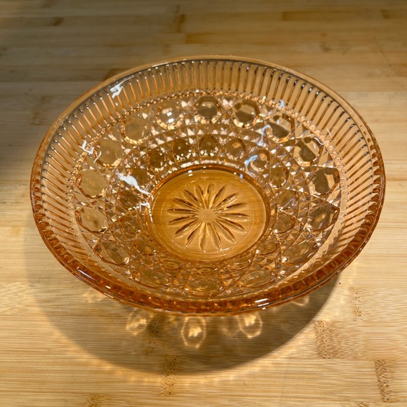 Vintage Peach Indiana Glass Bowl with Lid Windsor Pattern 7.5” x 5.25” - Picture 5 of 8